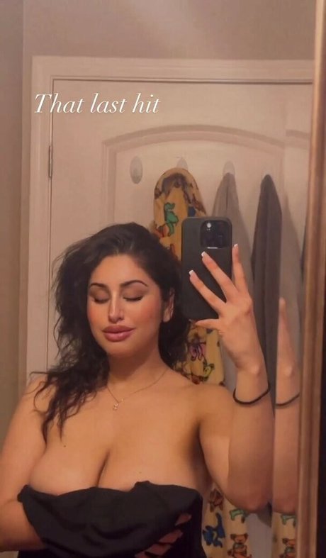 soir ellehcim sex star photo