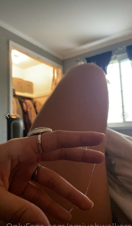 amiyahwalkerr model porn img