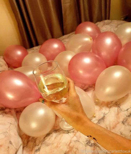 scarlettfoxuk pornstar top picture