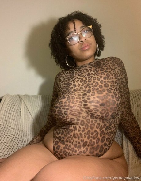 thick latina milf onlyfans free naked photos