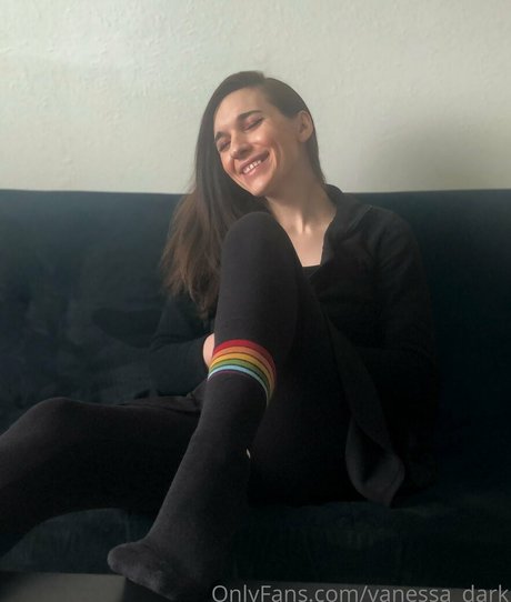 vanessa dark nude pornstar pictures