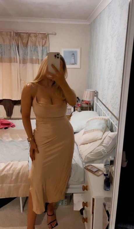 strawberry milk onlyfans beautiful photo