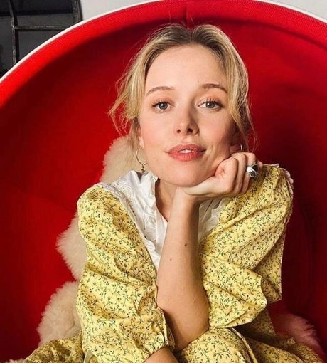 Amelia Eve star erotic pictures