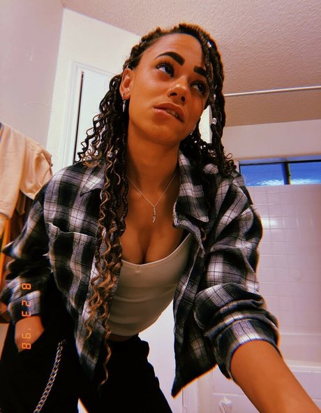 BlackKrystal model top photos