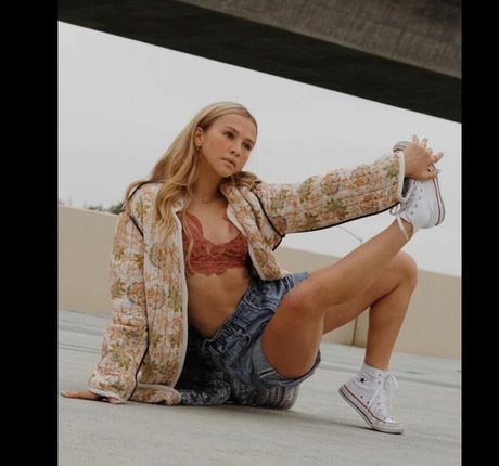 Ella Horan Photo Gallery