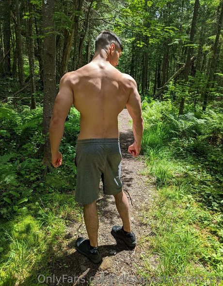 ylissaprettymanfree hd model picture