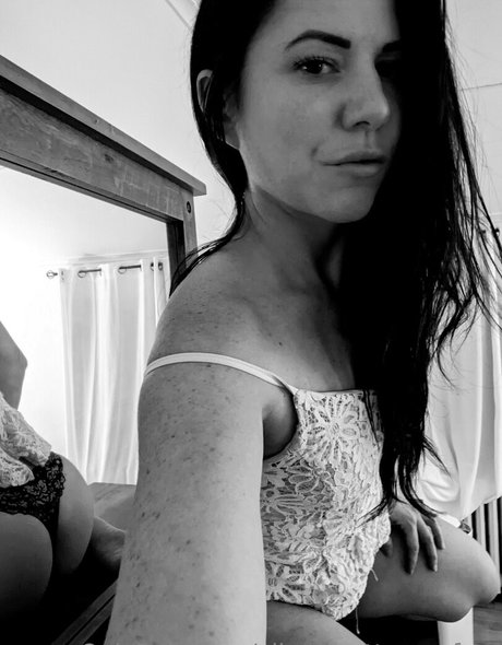 ylissaprettymanfree sexy star photo