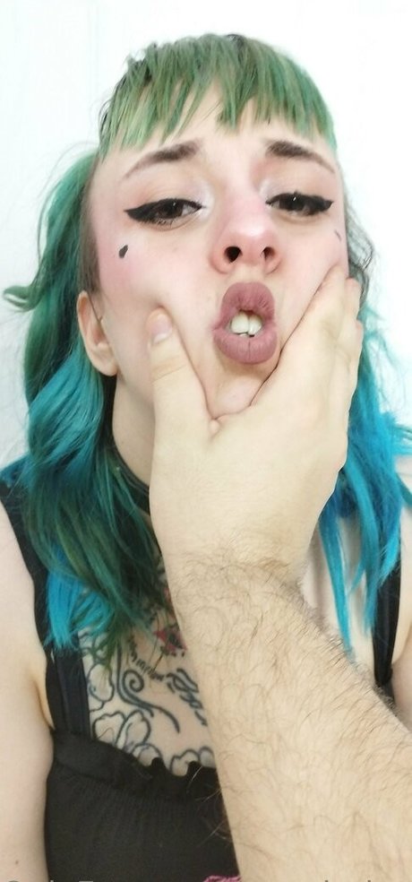 wonderlandkueen model exclusive photo