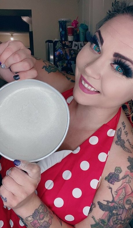 canadiancomiccutie model top pics