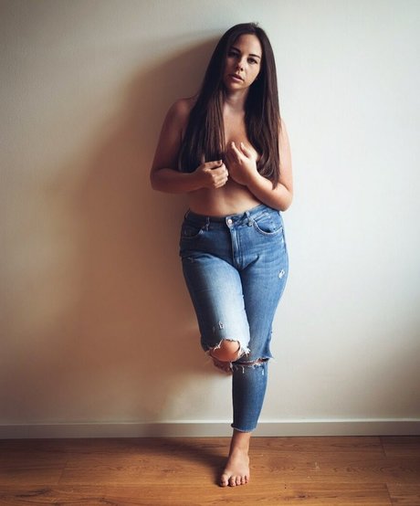 Carmen Palme exclusive actress photos