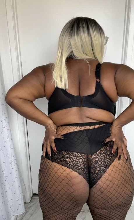 naked onlyfans sexy photo