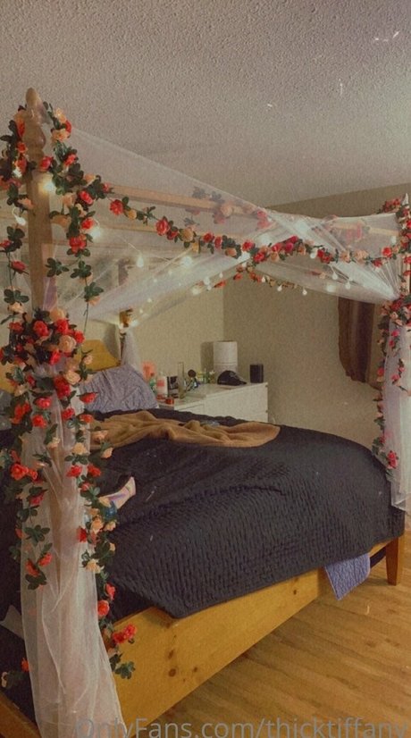 thicktiffany top model image