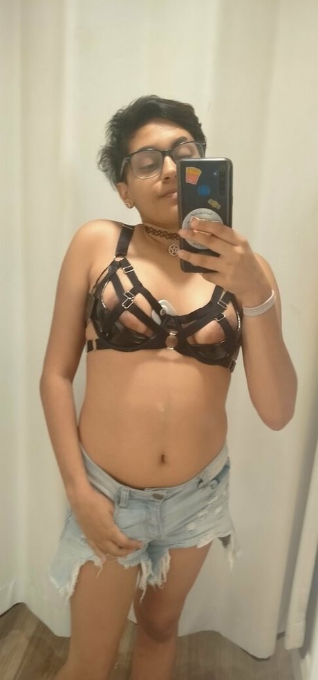 theinvisibleash model erotic photos