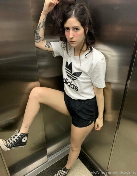 lindsaykitty star adult photo