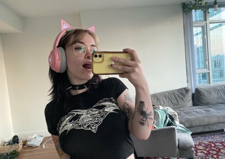 getmeoffpls nice actress pic