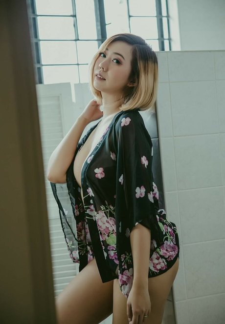 Saltie_ star pornographic image