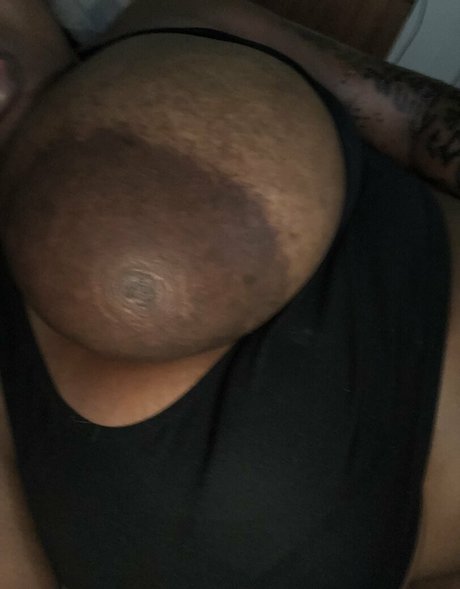 famousstarkmarie model hot images