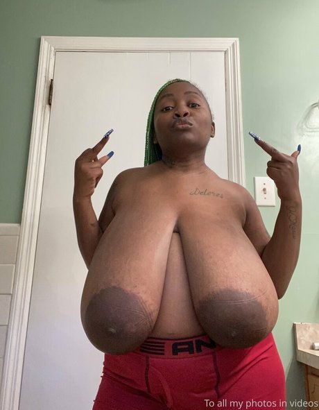 famousstarkmarie model erotic pic