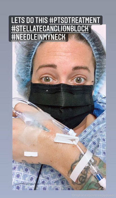 creepyqueen adult model photo