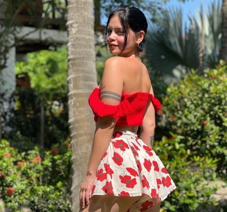 Paula Buenavida perfect star archive