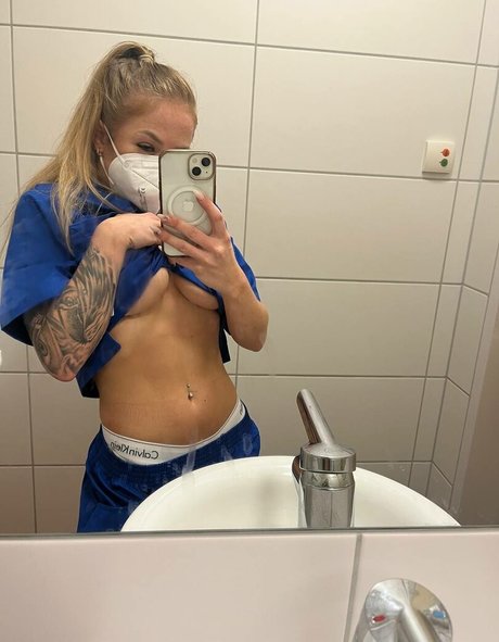 Nurselayla pornstar adult image