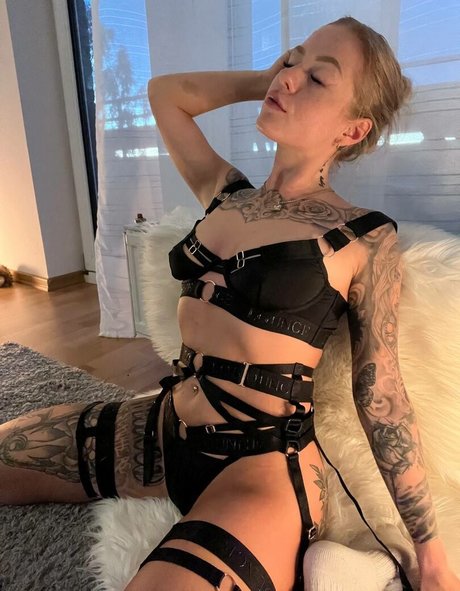 Nurselayla high quality pornstar image