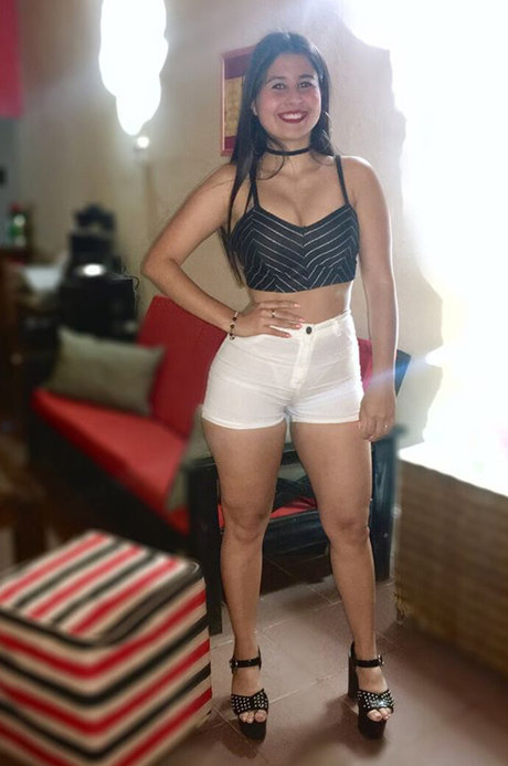 Belen Blanco naked star img