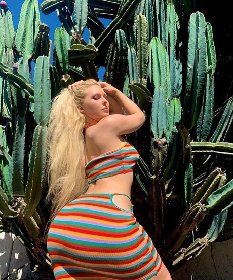 Amethyst Franklin model hot pictures