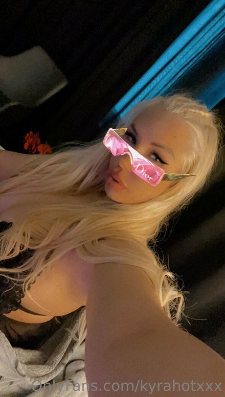 Kyra Hot exclusive actress images