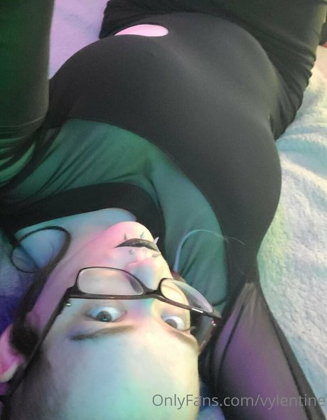 vylentine star free photo