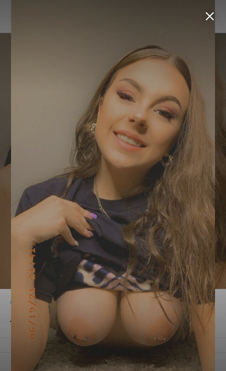 Taylor Vellion sexy model picture