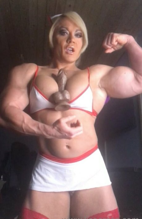 Lisa Cross sexy model pictures