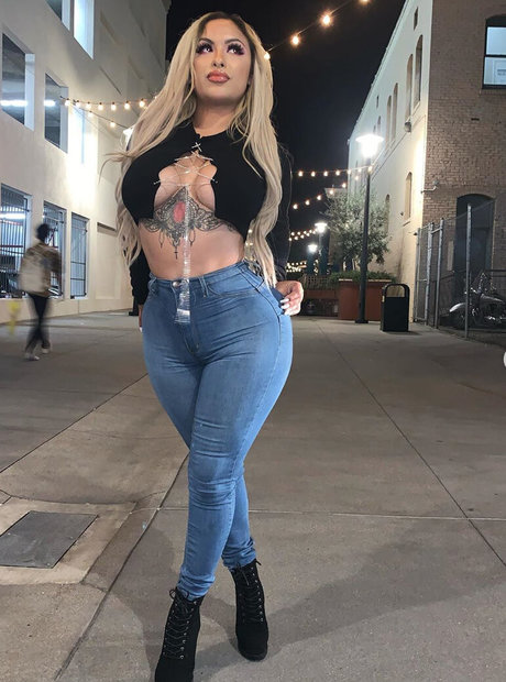 Priscilla Morales model exclusive picture