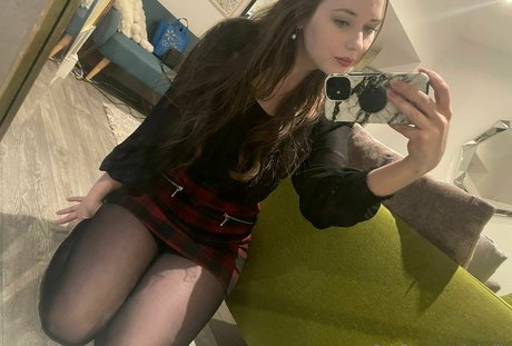 itshollie model high quality pictures