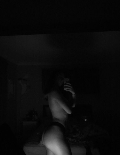 peachy bee hot pornstar img