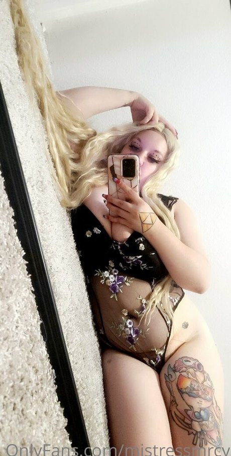 mistressmrcy nude model photo