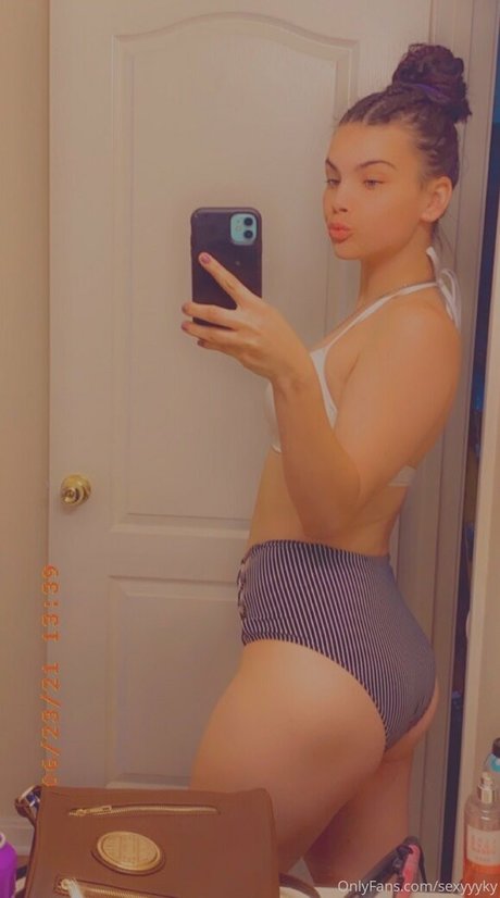sexyyyky nudes model gallery