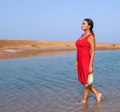 Hend Sabry art star gallery