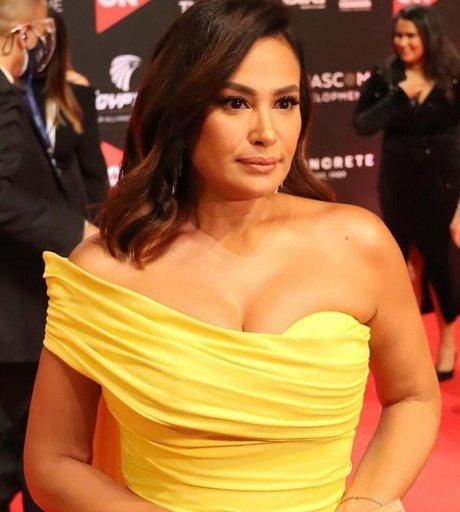 Hend Sabry star art photos