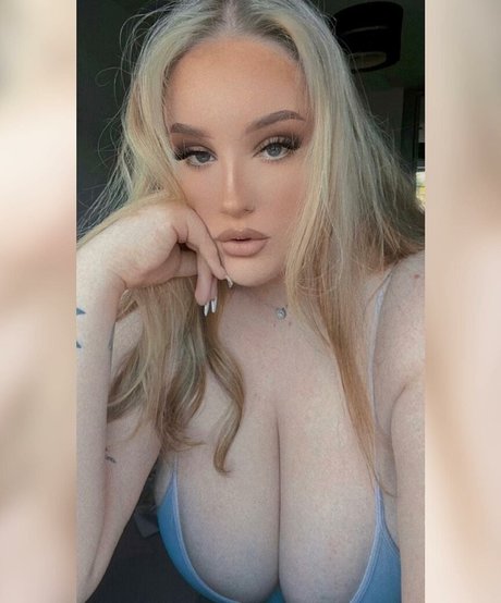 emss x sexy model image