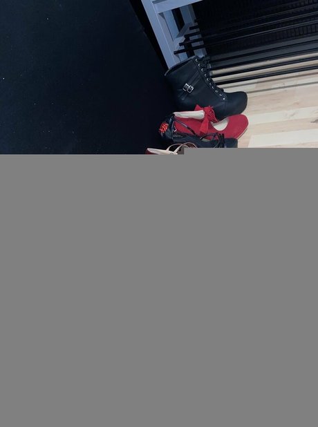 marywillows model sexy pic