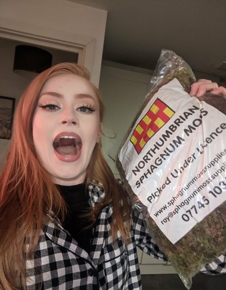 lunarouxfree pornstar pretty images