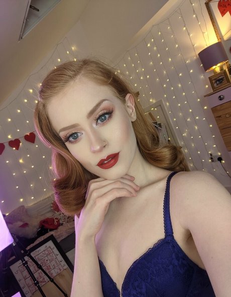 lunarouxfree model naked archive