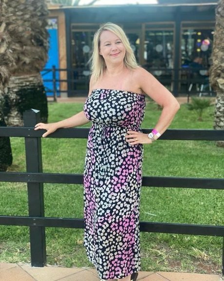 Mrs Hotwife pornstar adult picture