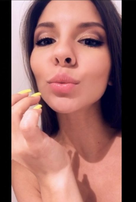 milanariccixxx naked pornstar pictures