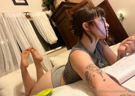 toof less porn model photos