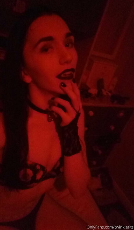 twinkletits star nudes pic