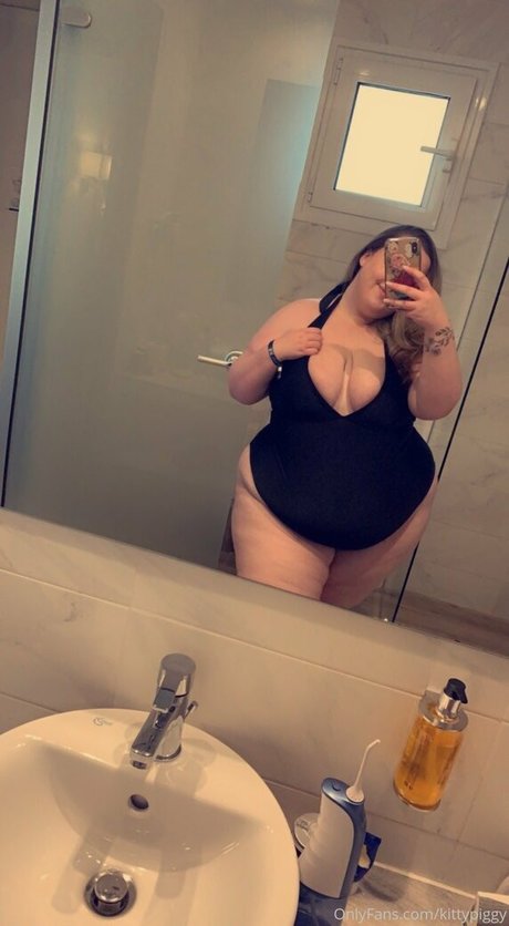 kittypiggy star naked img