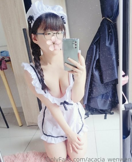 acacia wenwen nudes star pics