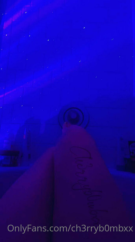 ch3rryb0mbxx adult actress pictures